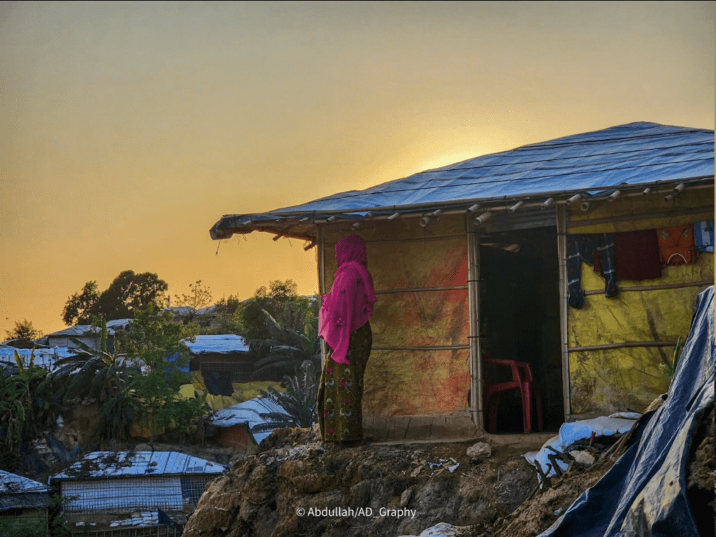 150 من الروهينجا يصلون أندونيسيا بعد أسابيع من التيه في البحر 6 image 4