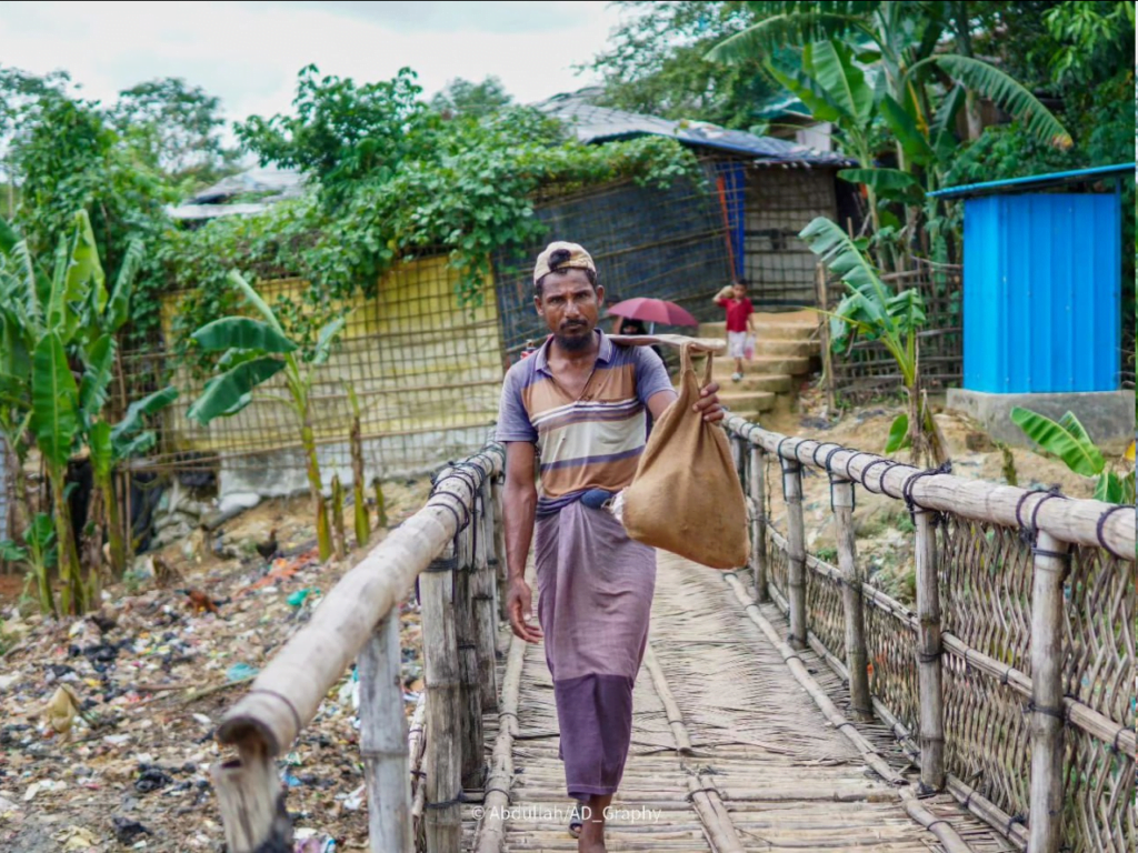 150 من الروهينجا يصلون أندونيسيا بعد أسابيع من التيه في البحر 7 image 5