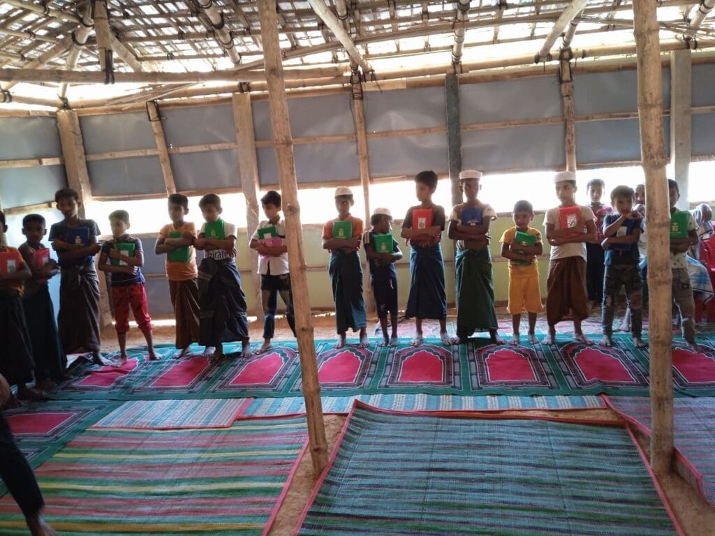 "وصل" تتفقد مخيمات اللاجئين الروهينجا في بنغلاديش خلال شهر رمضان 30 photo 2024 03 16 16 23 06