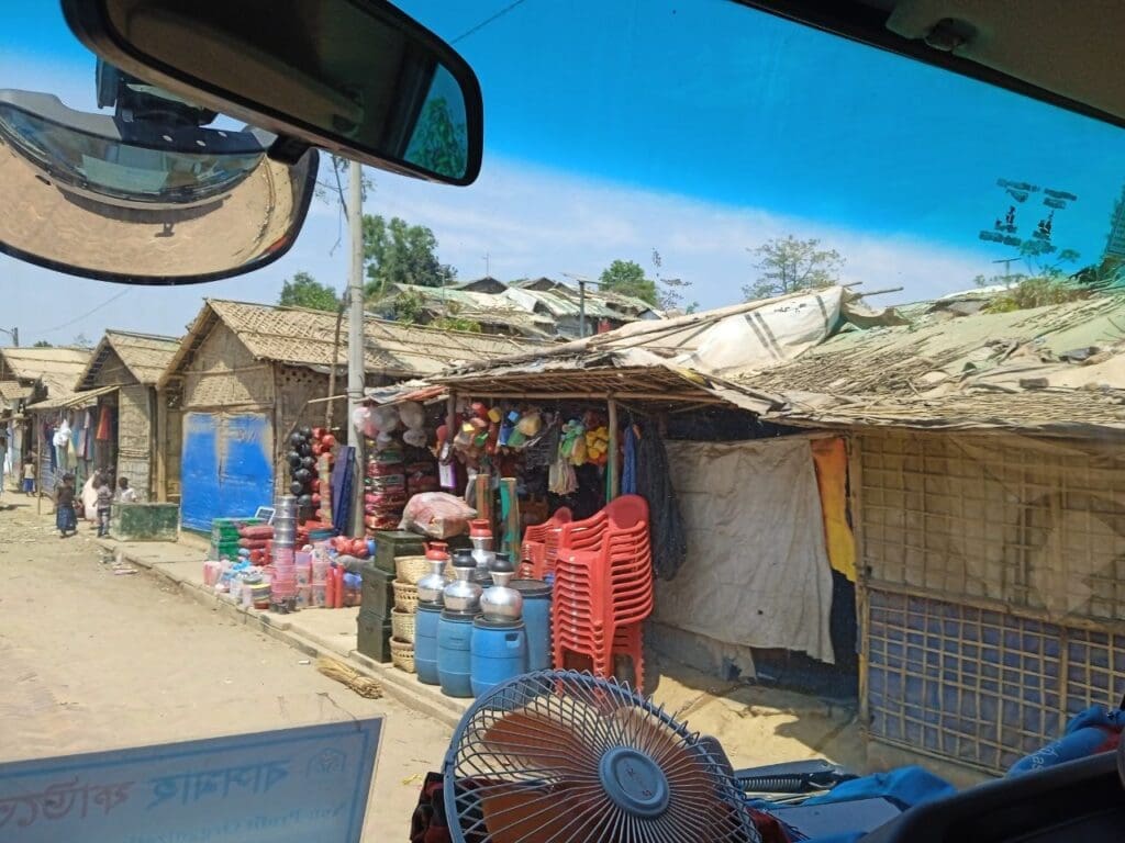 "وصل" تتفقد مخيمات اللاجئين الروهينجا في بنغلاديش خلال شهر رمضان 2 photo 2024 03 17 07 19 01 6