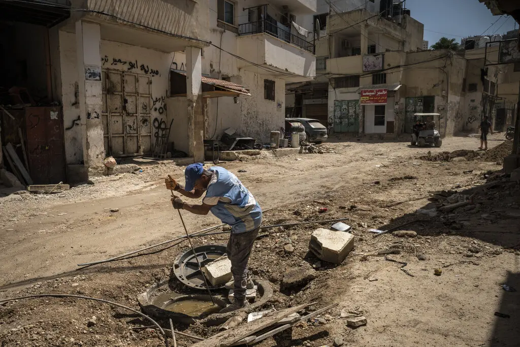 في غارات الضفة الغربية، الفلسطينيون يرون صدى حرب الاحتلال الإسرائيلي على غزة 6 4
