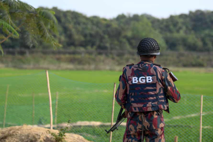 "العالم تخلّى عنا": الروهينجا محاصرون بعد إغلاق بنغلاديش للحدود مع ميانمار 2 8256