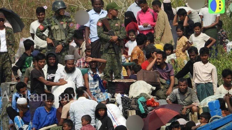 نحو خمسة آلاف نازح جراء الحرب يعودون إلى بلدة حدودية في ميانمار 86 نحو خمسة آلاف نازح جراء الحرب يعودون إلى بلدة حدودية في ميانمار