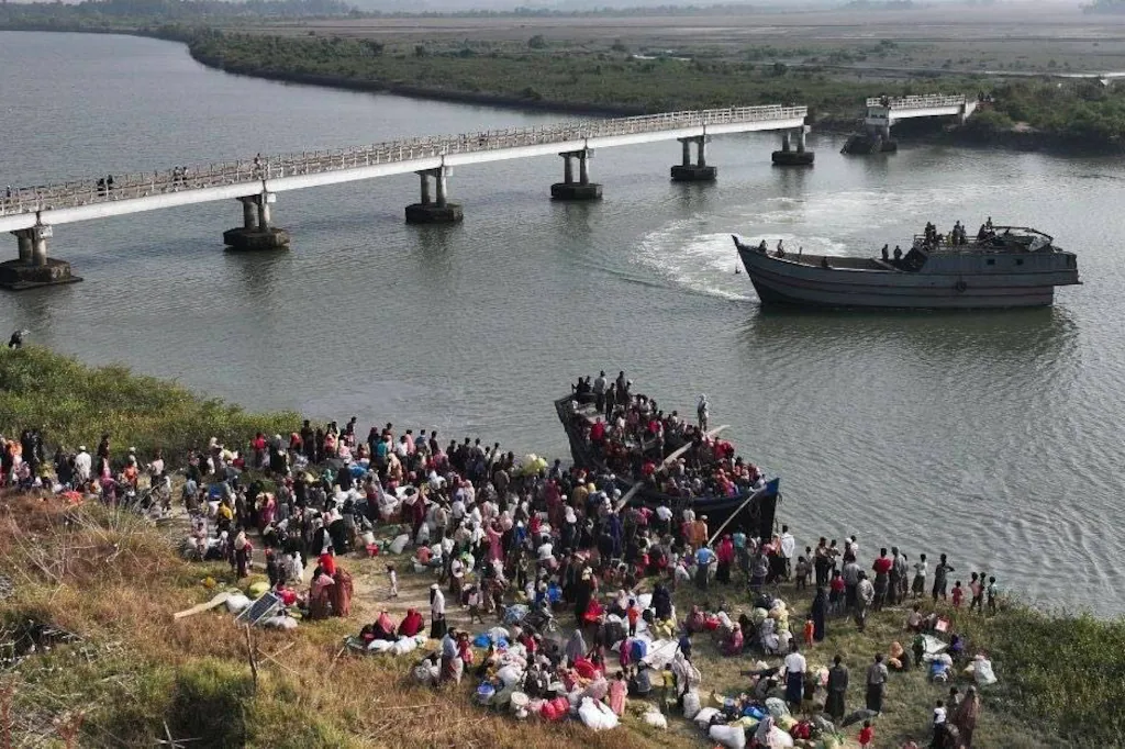 نحو خمسة آلاف نازح جراء الحرب يعودون إلى بلدة حدودية في ميانمار 2 X6XDTA6K3VAZFBOFGY3FNUIBY4