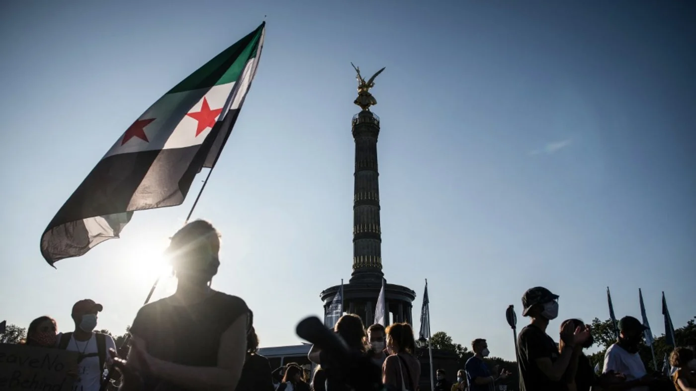 سوريا بعد الأسد: لماذا لا تغلق أوروبا أبوابها في وجه اللاجئين؟ 1 germany syria protest berlin september 2020 stefanie loos afp.jpg