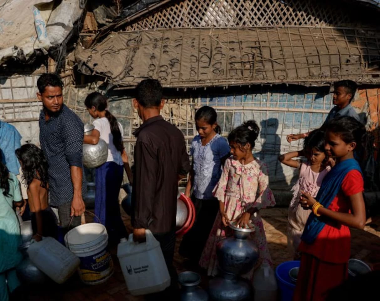 نساء من الروهينجا يقلن إن الاغتصاب والقتل أجبرهن على الخروج من ميانمار 78 نساء من الروهينجا يقلن إن الاغتصاب والقتل أجبرهن على الخروج من ميانمار