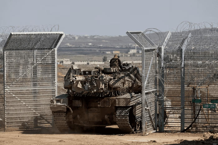 الاحتلال الإسرائيلي يرى التهديد يتزايد عليه مع محاولة الاسلاميين توحيد سوريا 85 GlQH