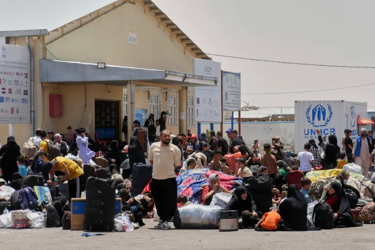 حملة قمع اللاجئين الأفغان في إيران بعد الحرب مع الاحتلال الإسرائيلي