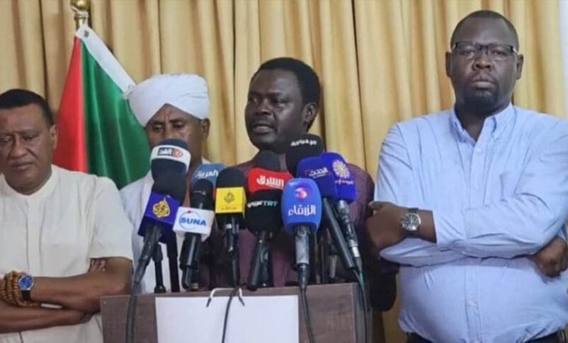 حاكم دارفور يتهم الجيش السوداني بالتقاعس فيما تواجه مدينة الفاشر المحاصرة خطر الانهيار 50 حاكم دارفور يتهم الجيش السوداني بالتقاعس فيما تواجه مدينة الفاشر المحاصرة خطر الانهيار