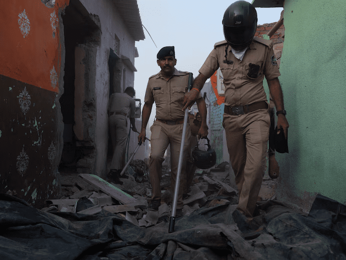 في حملة الترحيل الأخيرة في الهند، يروي رجال مسلمون كيف أُلقيَ بهم في البحر 9 758a7a52a00d0366a45a236aa0aa58ef53da7f4e