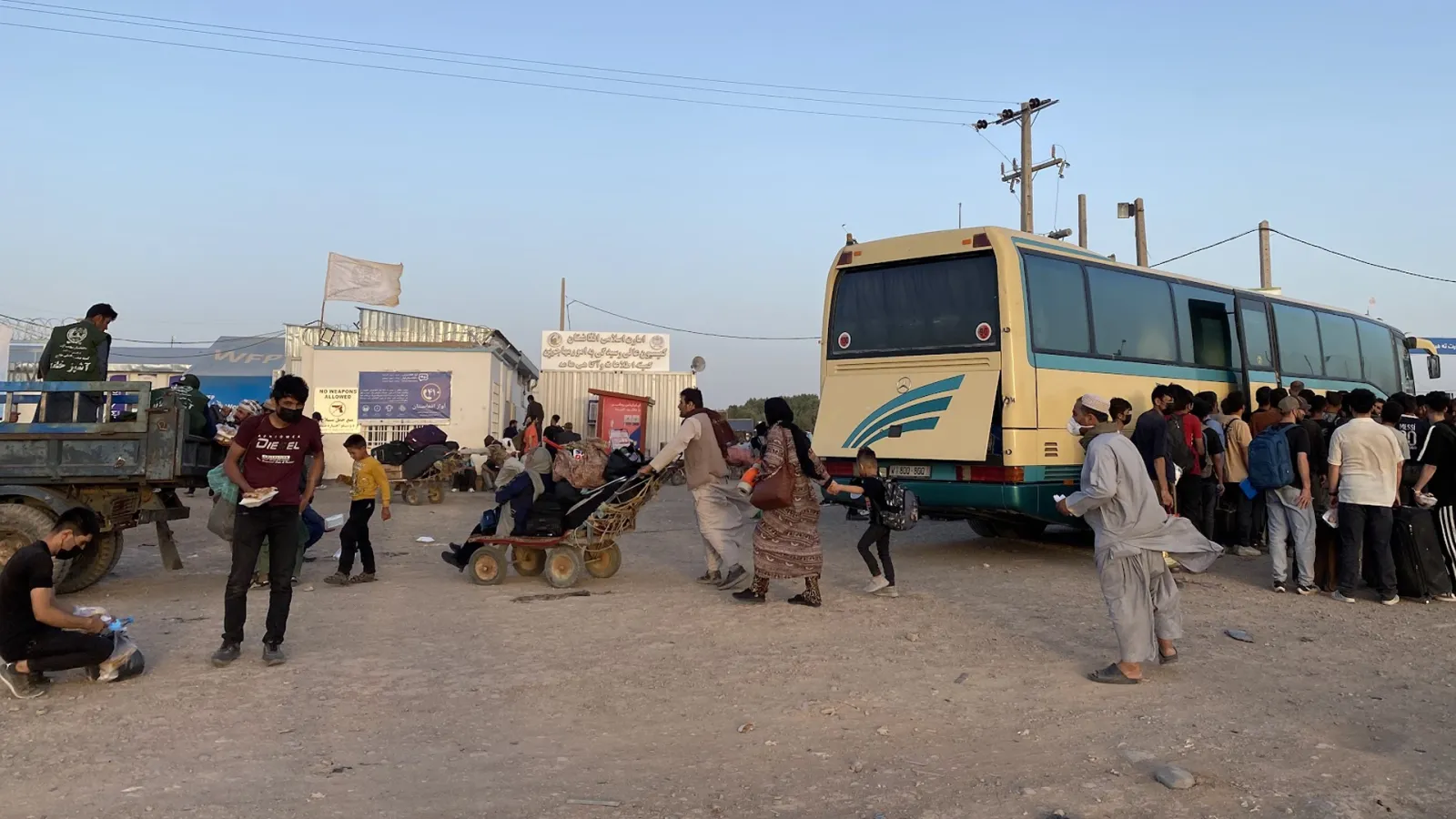 لاجئون بلا مأوى: أفغان في إيران