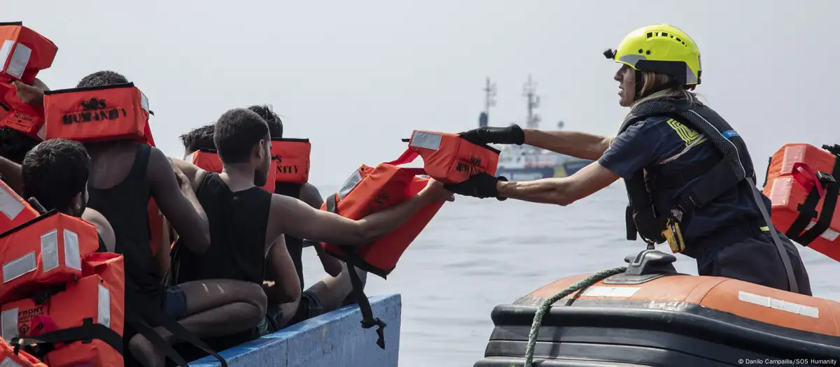 وحدهم في البحر: قُصّر لاجئون غير مصحوبين في خطرٍ مميت