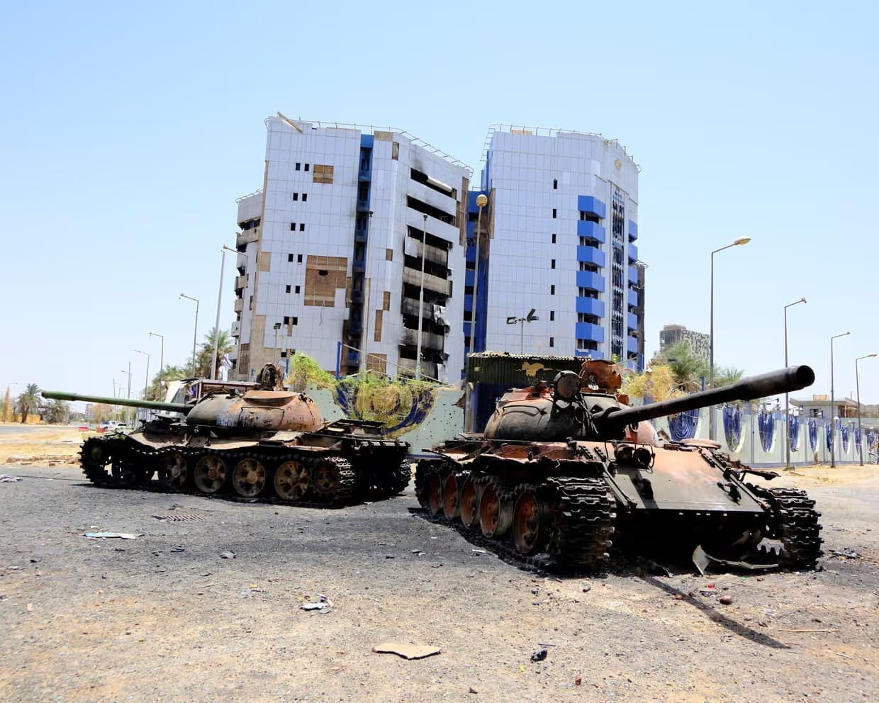 الولايات المتحدة تدرس فرض عقوبات أوسع على الجيش السوداني وقوات الدعم السريع مع تراجع جهود وقف إطلاق النار 18 الولايات المتحدة تدرس فرض عقوبات أوسع على الجيش السوداني وقوات الدعم السريع مع تراجع جهود وقف إطلاق النار