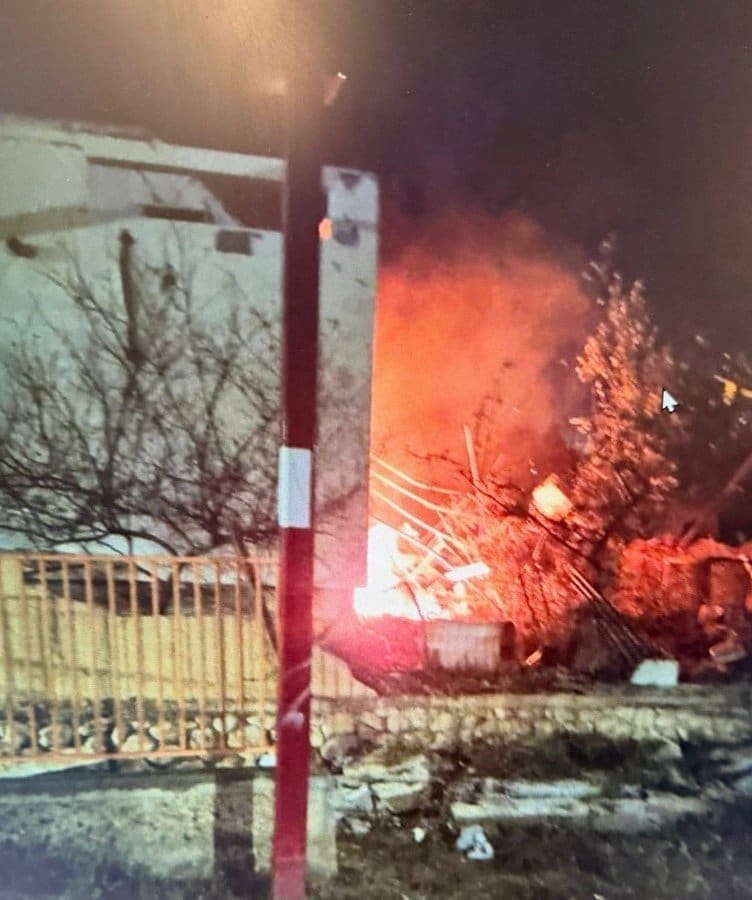 صور وفيديو إصابة 47 مستوطنًا جراء قصف صاروخي إيراني على ديمونا ودمار كبير 31 صور وفيديو إصابة 47 مستوطنًا جراء قصف صاروخي إيراني على ديمونا ودمار كبير