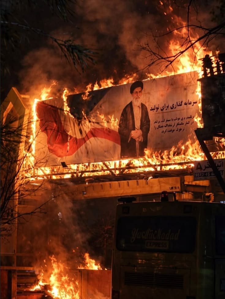 أكذوبة: "أنتم لا تعلمون ماذا سيحدث إذا سقط النظام الإيراني"! 66 أكذوبة: “أنتم لا تعلمون ماذا سيحدث إذا سقط النظام الإيراني”!