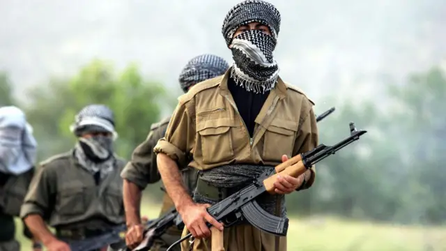 إيران: الميليشيات الكردية تنفي البدء بعملية برية داخل إيران 60 إيران: الميليشيات الكردية تنفي البدء بعملية برية داخل إيران