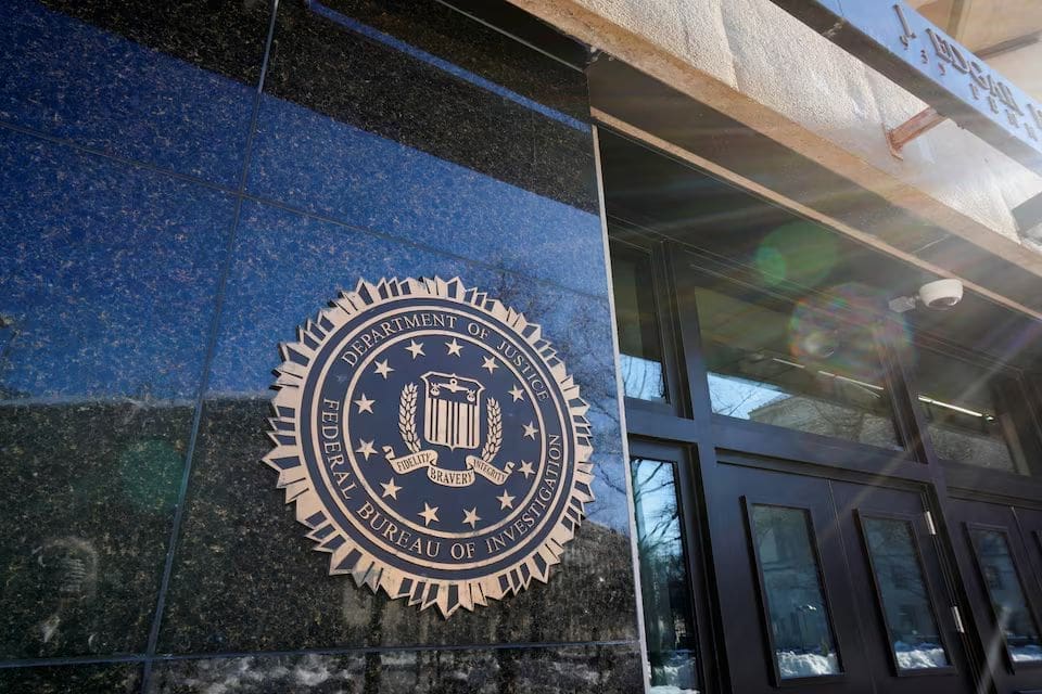 حذر بيان صادر عن مكتب التحقيقات الفيدرالي من احتمال قيام إيران بالرد على أهداف في كاليفورنيا 42 حذر بيان صادر عن مكتب التحقيقات الفيدرالي من احتمال قيام إيران بالرد على أهداف في كاليفورنيا