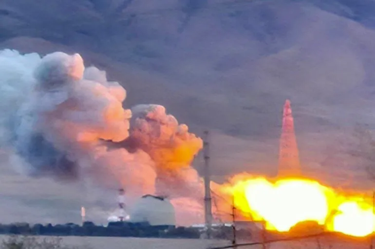 متابعة وتلخيص: التحالف الإسرائيلي الأمريكي يضرب العمق الصناعي والنووي الإيراني ودخول الحوثي في الحرب 12 متابعة وتلخيص: التحالف الإسرائيلي الأمريكي يضرب العمق الصناعي والنووي الإيراني ودخول الحوثي في الحرب