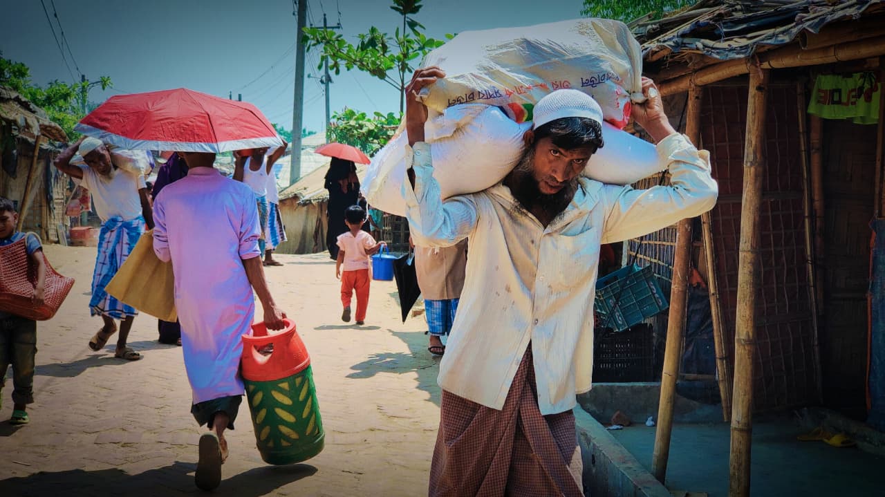 يعتزم برنامج الأغذية العالمي تعديل آلية المساعدات الغذائية المقدمة للاجئي الروهينجا ابتداءً من أبريل 2026 7 يعتزم برنامج الأغذية العالمي تعديل آلية المساعدات الغذائية المقدمة للاجئي الروهينجا ابتداءً من أبريل 2026