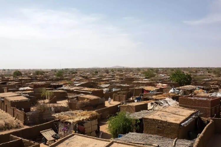 الحرائق تلتهم أكثر من ألف منزل في مخيم كلمة للنازحين في دارفور 8 الحرائق تلتهم أكثر من ألف منزل في مخيم كلمة للنازحين في دارفور