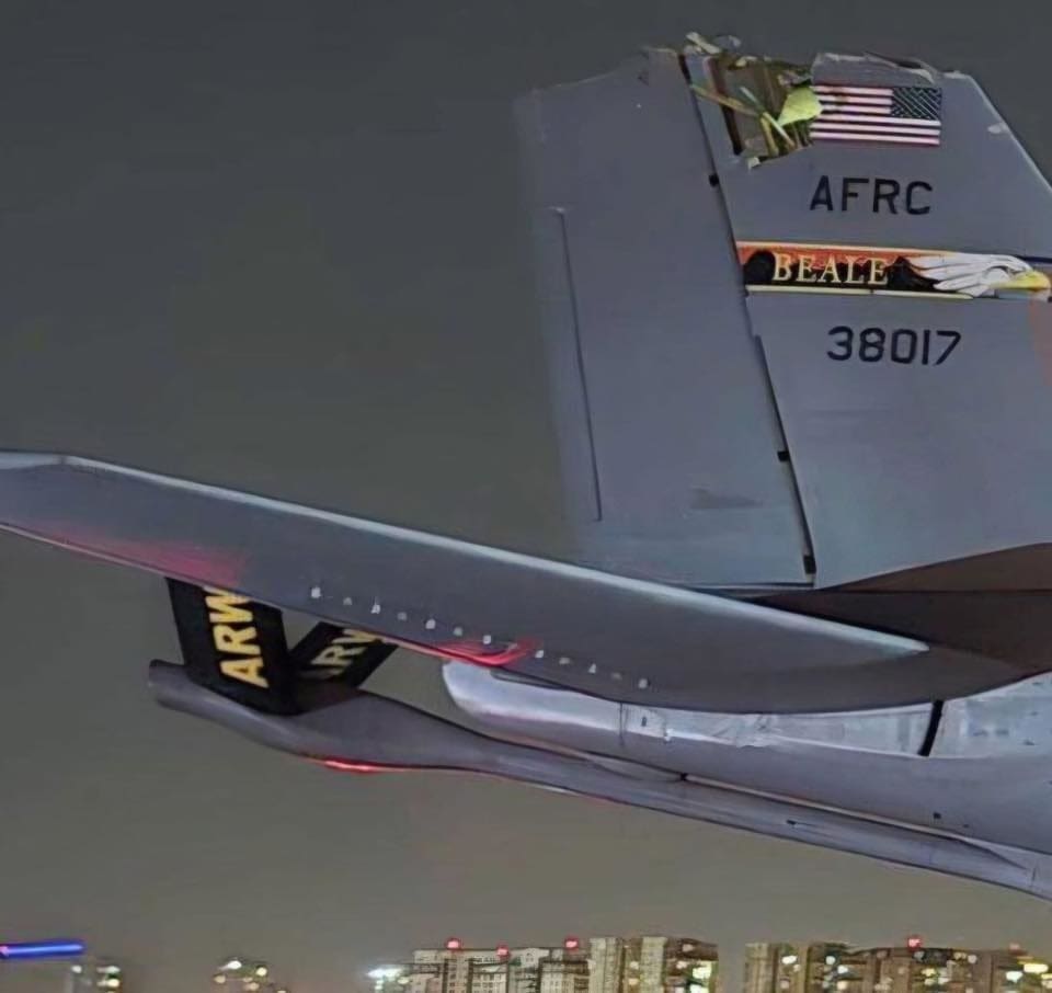 طائرة التزود بالوقود KC 135