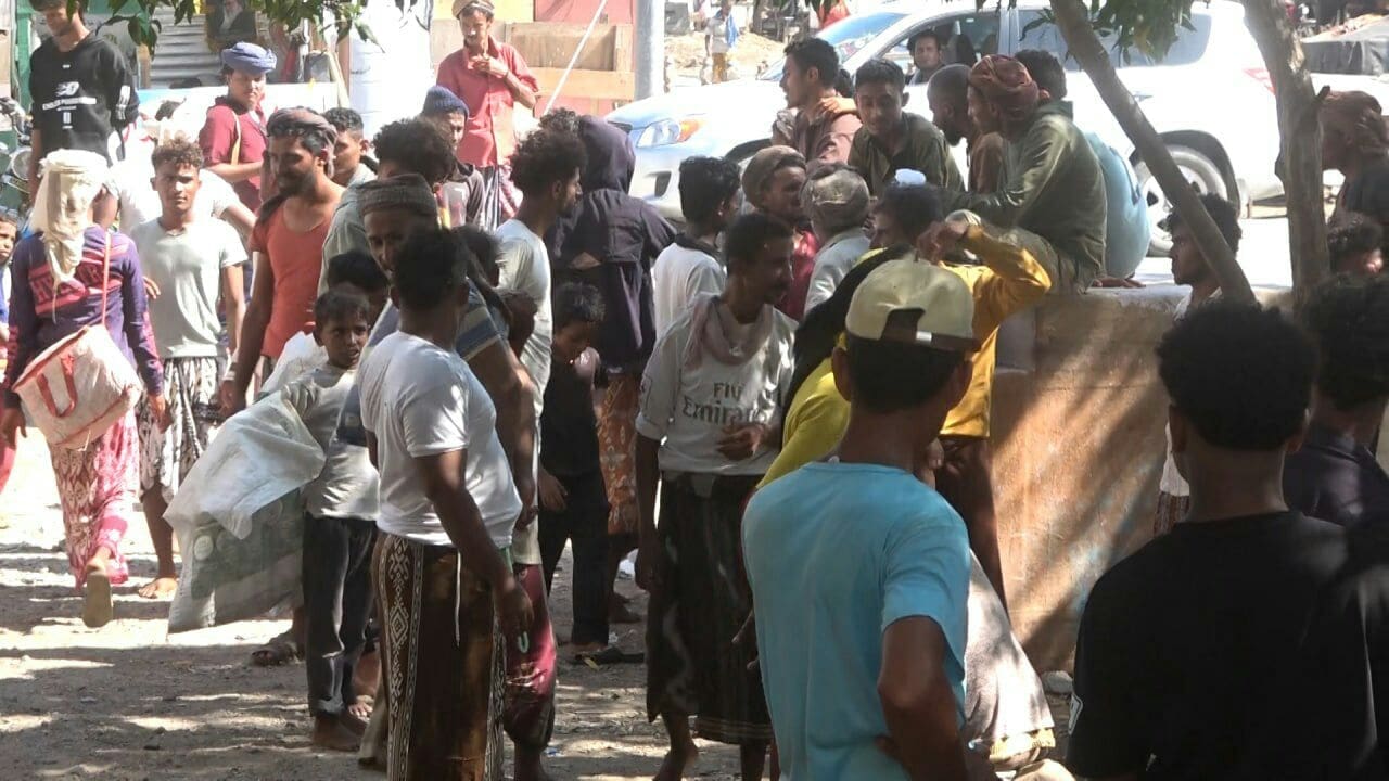 النظام الإريتري يفرج عن 51 صياداً يمنياً بعد اختطافهم 3 IMG 20260411 203956 370 1