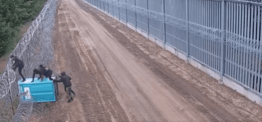 e79cb09588c0fb1a89cb15438a404bdba29d4a96