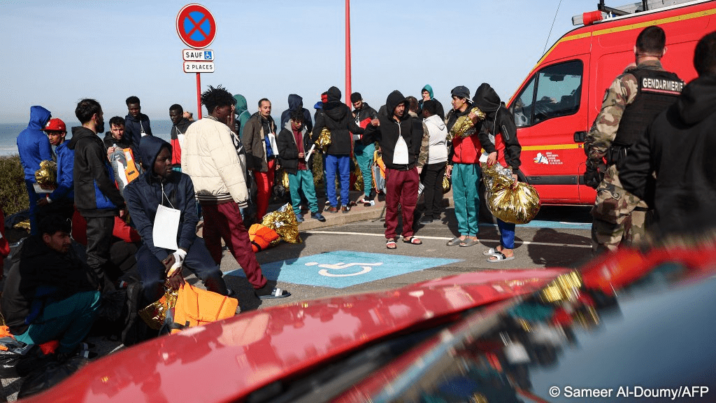 لقي أربعة مهاجرين على الأقل حتفهم أثناء محاولتهم عبور القناة الإنجليزية 2 image 68