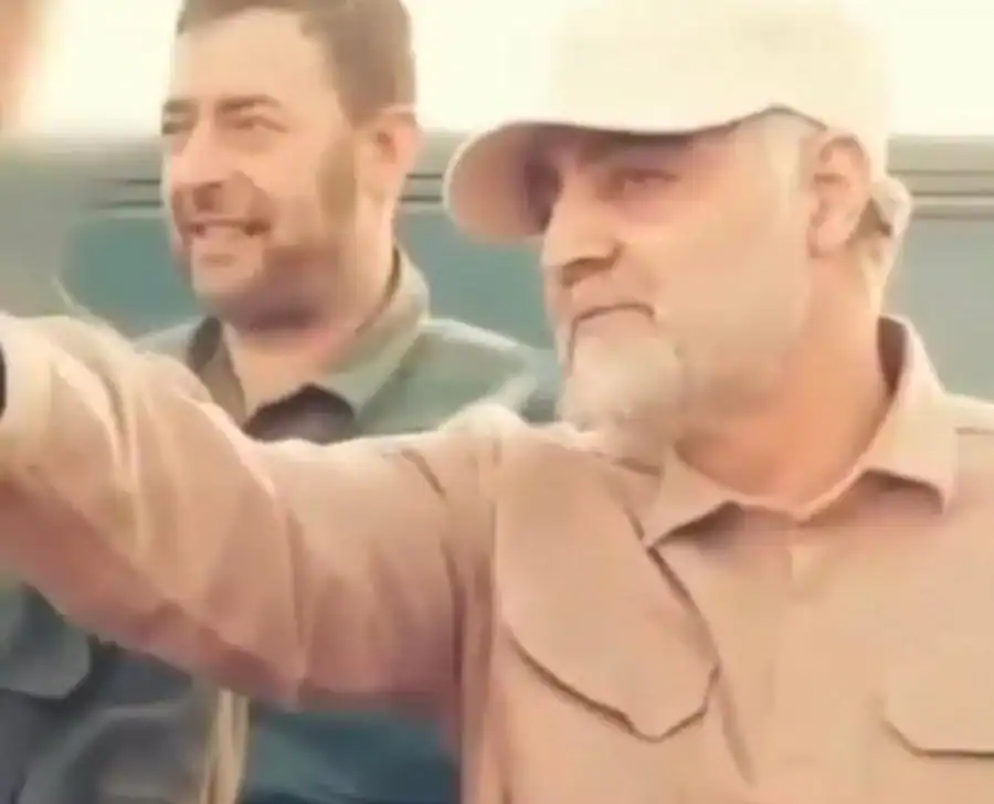 الهالك حسين وهيب ياسين برفقة الهالك قاسم سليماني في سوريا