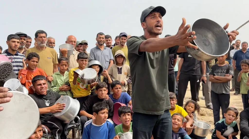 فلسطينيون يعانون الجوع في غزة يحتجون على تقليص منظمة "وورلد سنترال كيتشن" لبرامجها وسط ارتفاع أسعار المواد الغذائية والحصار الإسرائيلي 7 b8d30f30 56f1 4111 92bb 1ff791fa4515 3014x1694