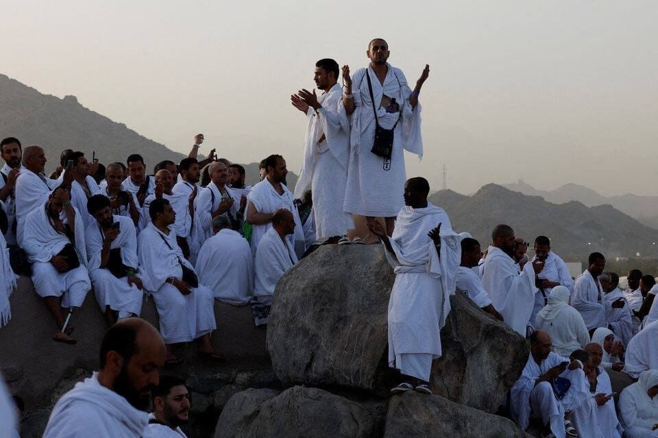 أبرز الصور التي وثقت تأدية ضيوف الرحمن لمناسك الحج 10 2