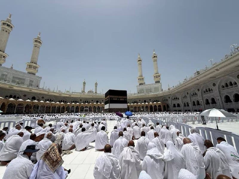 أبرز الصور التي وثقت تأدية ضيوف الرحمن لمناسك الحج 28 5235799489174510545 120