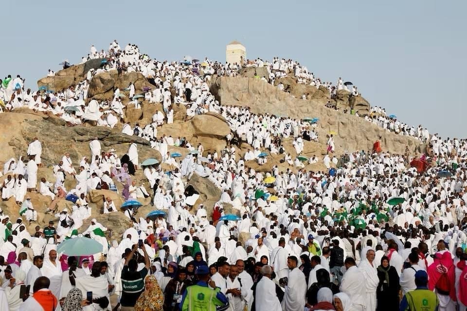 أبرز الصور التي وثقت تأدية ضيوف الرحمن لمناسك الحج 15 7
