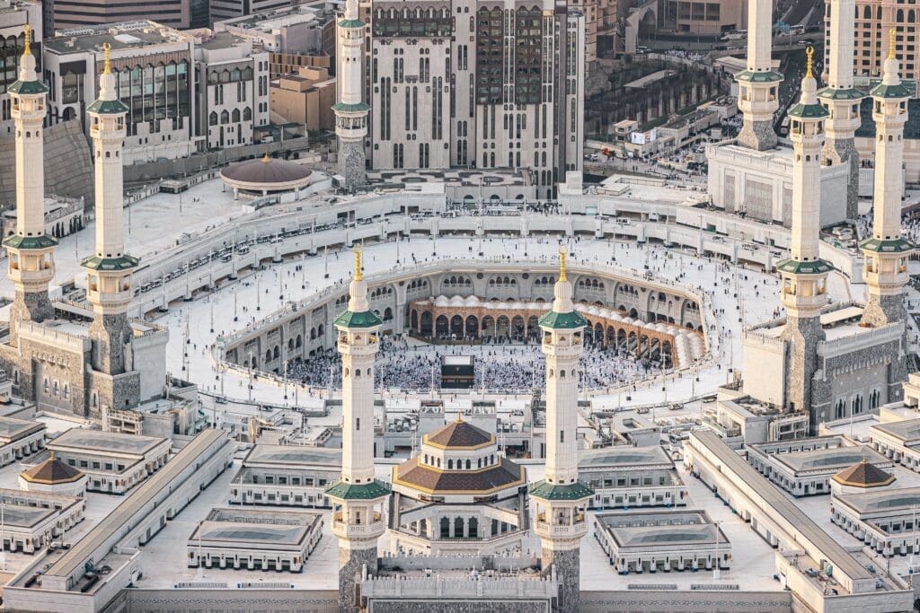 أبرز الصور لصلاة عيد الأضحى في العالم 20 HJTszleXgAYZLh4