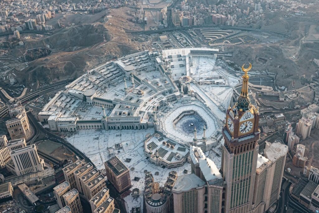 أبرز الصور لصلاة عيد الأضحى في العالم 23 HJTszlfXQAQlDIH