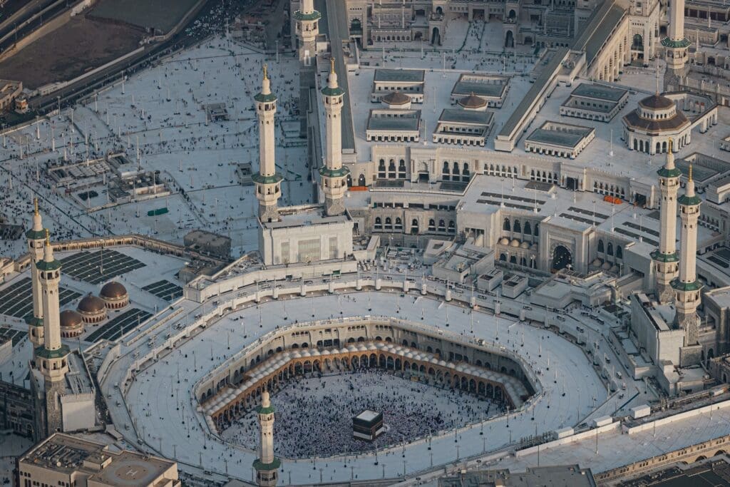 أبرز الصور لصلاة عيد الأضحى في العالم 21 HJTszlgW0AE1RwY