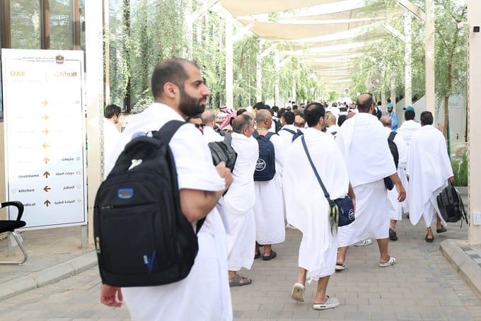 أبرز الصور التي وثقت تأدية ضيوف الرحمن لمناسك الحج 38 HJosLucXoAI2AAZ