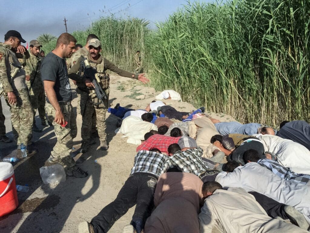 دير شبيغل: ليسوا أبطالًا، بل وحوشًا: تقرير يكشف كيف قامت القوات العراقية وميليشياتها بتعذيب المدنيين واغتصابهم وقتلهم 8 strappado 033img 1278 1536x1152 1
